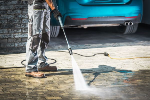 Driveway Pressure Washing in Salem