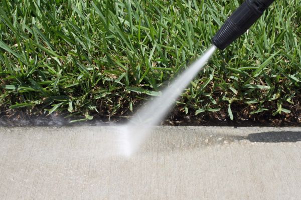 Sidewalk Cleaning in Salem