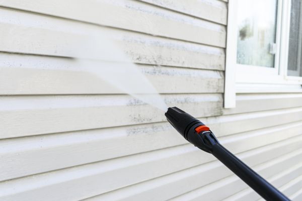 Siding Power Washing in Salem