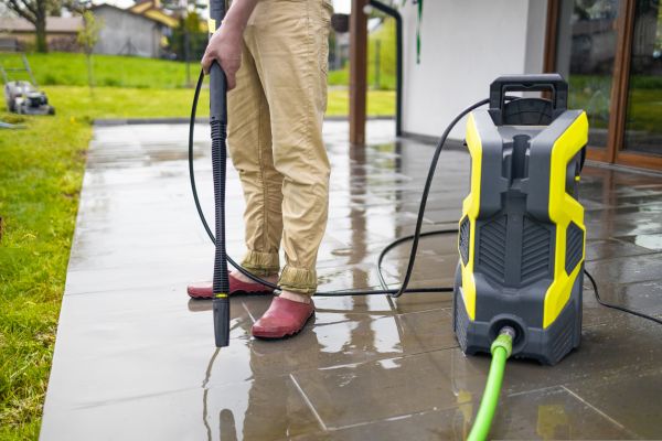 Porch Pressure Washing in Salem