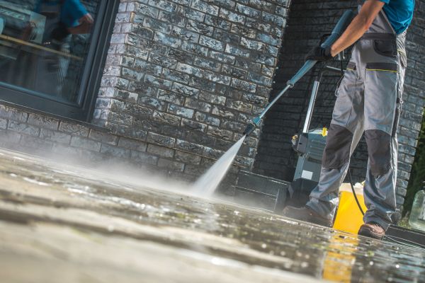 Storefront Pressure Washing in Salem