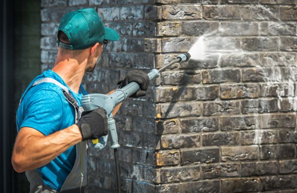 Brick Wall Cleaning in Salem