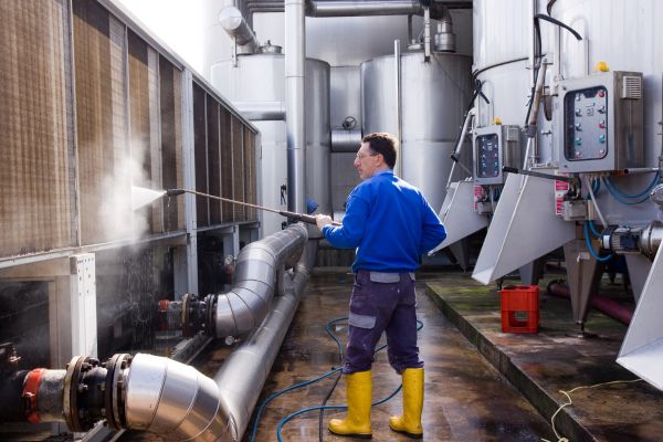 Business Pressure Washing in Salem