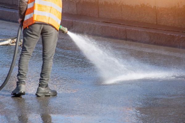 Asphalt Pressure Washing in Salem