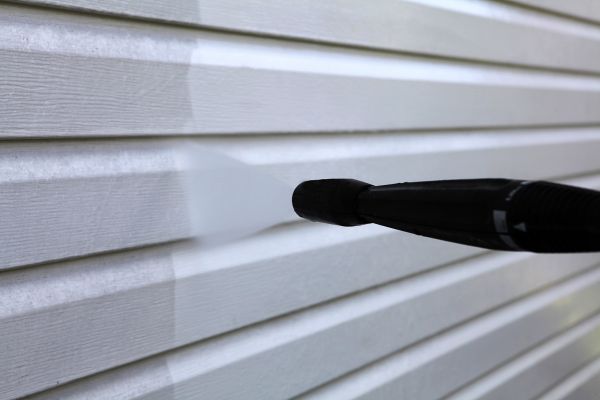 Condo Siding Power Washing in Salem