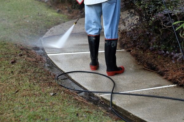 Sidewalk Pressure Cleaning in Salem