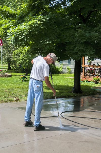 Driveway Concrete Cleaning in Salem