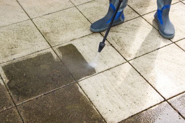 Outdoor Concrete Cleaning in Salem