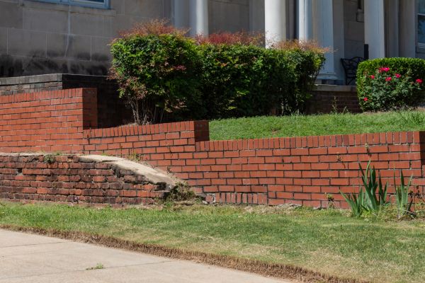 Retaining Wall Cleaning in Salem
